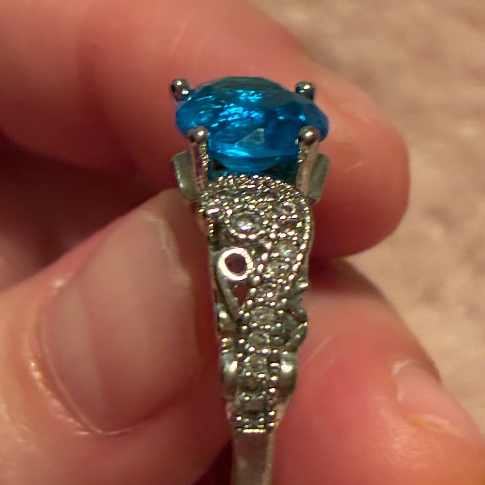 Elegant Blue Gemstone Silver Ring - Picture 5 of 15